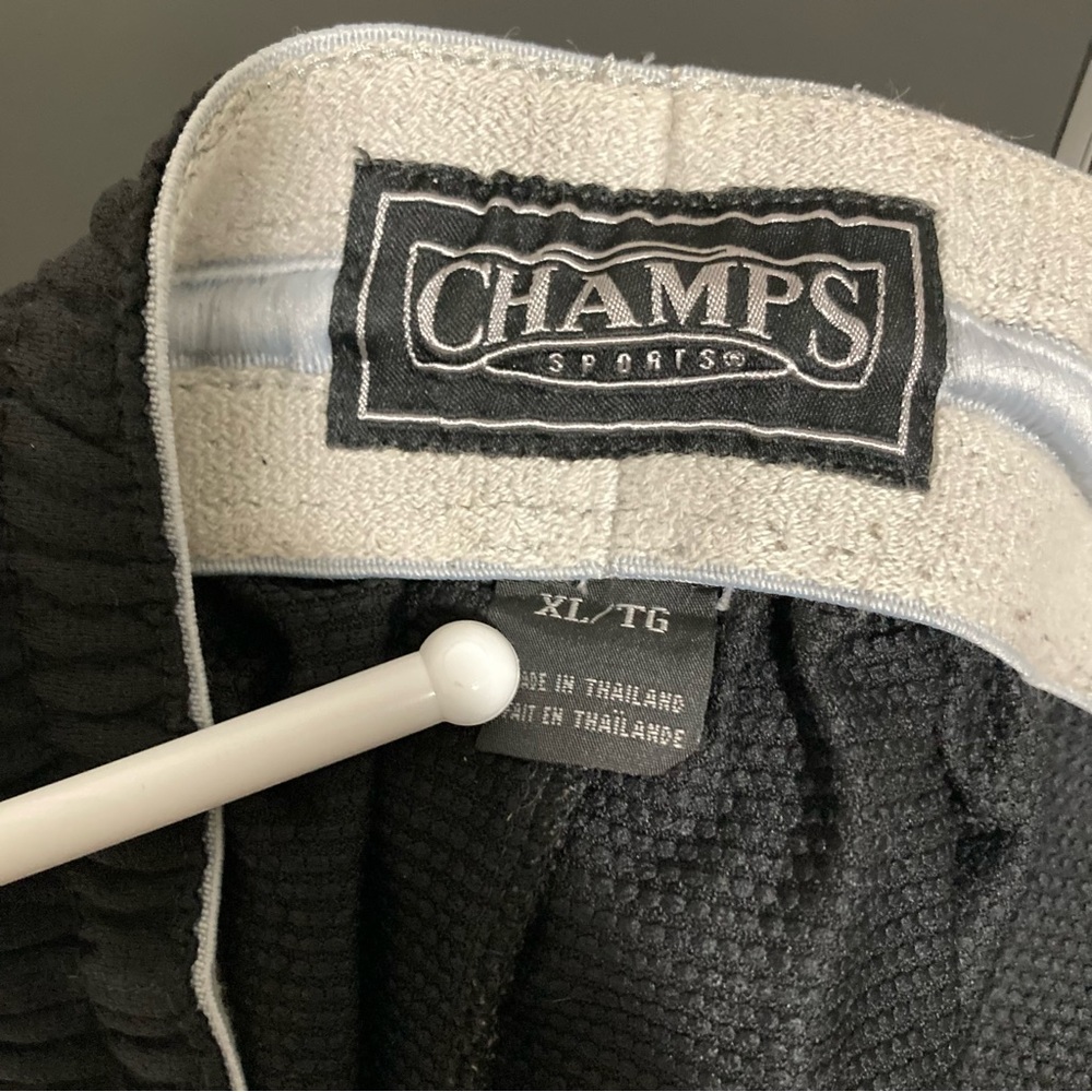 Champs shorts - Picture 7 of 7